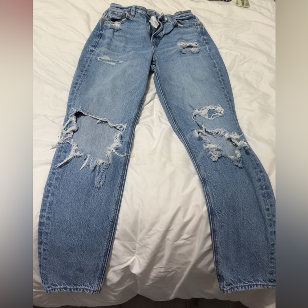 American Eagle Outfitters Light Blue Distressed Boyfriend Jeans